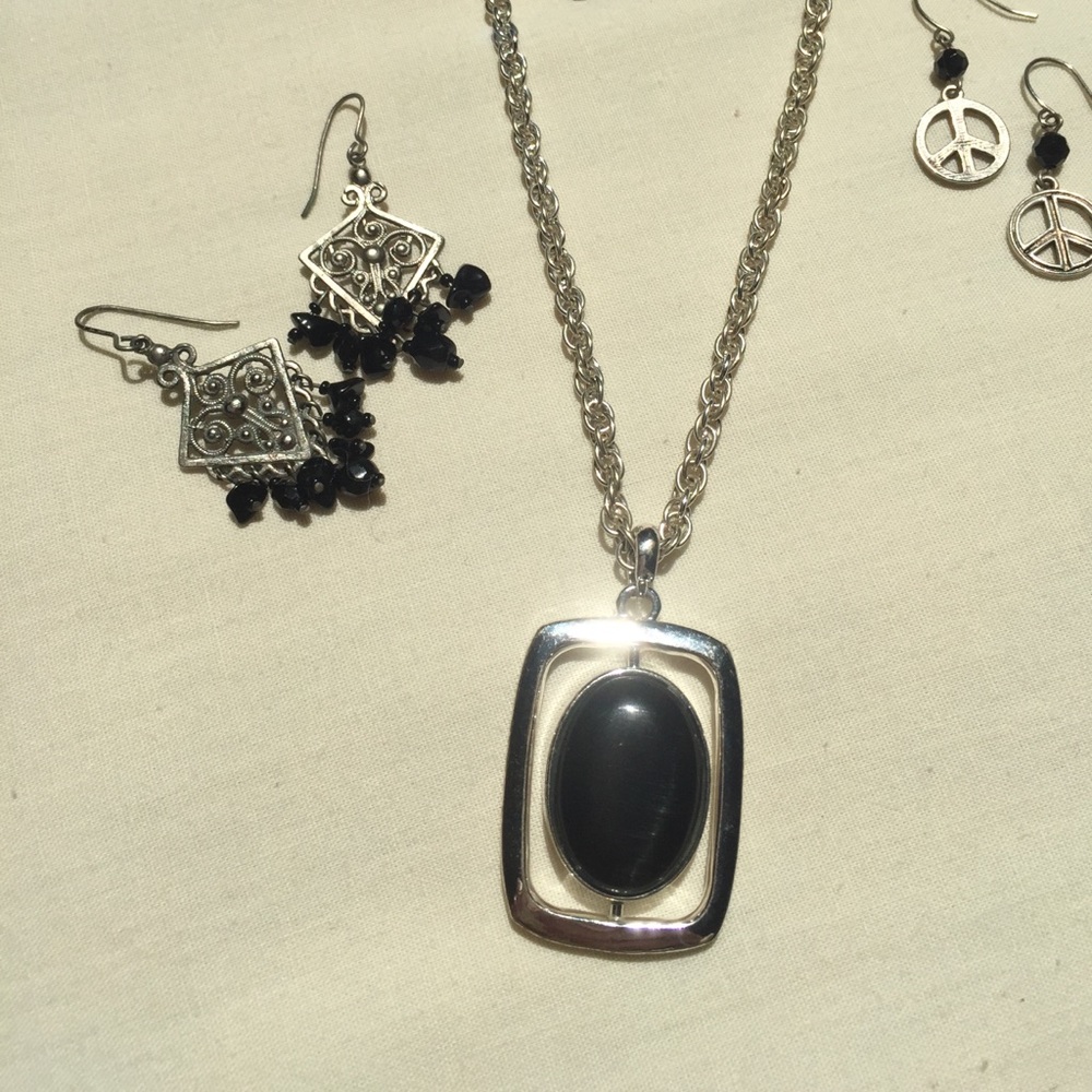 ⭐️SALE⭐️Black and Silver 4 Pieces